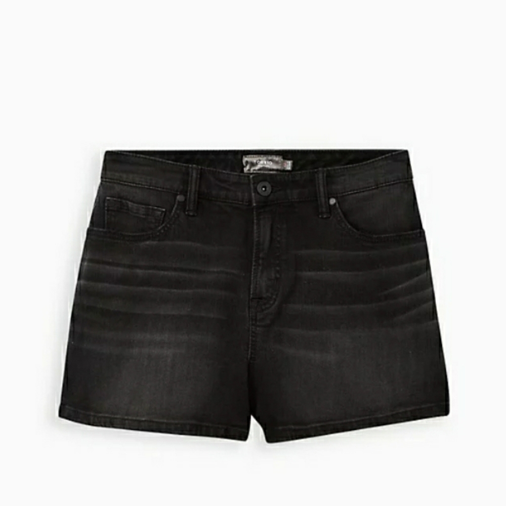 Torrid size 26 HIGH RISE A-LINE SHORTIE SHORT - VINTAGE STRETCH WASHED BLACK